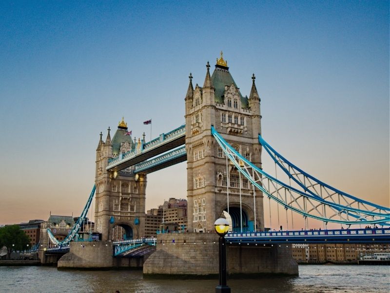 London bridge as dusk