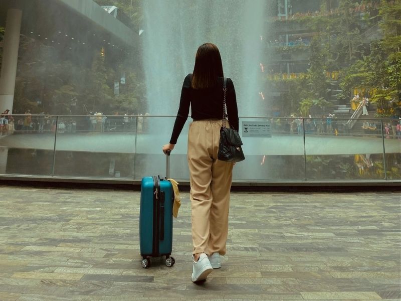 traveller-singpore-airport