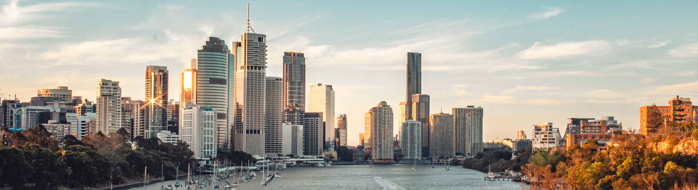 Views of Brisbane river and CBD from Kangaroo point cliff stock photo