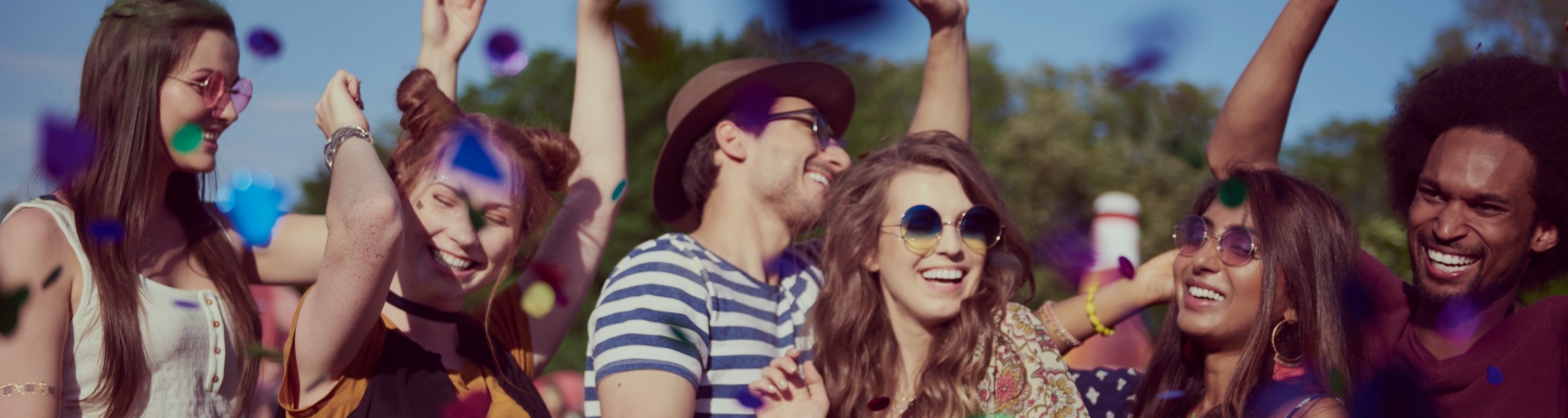 happy-festival-friends