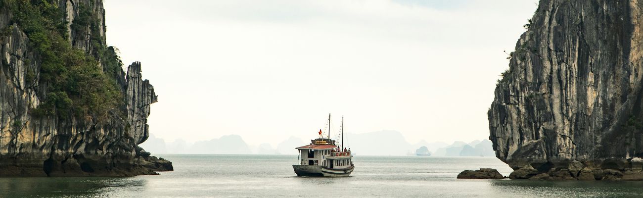 hanoi-boat