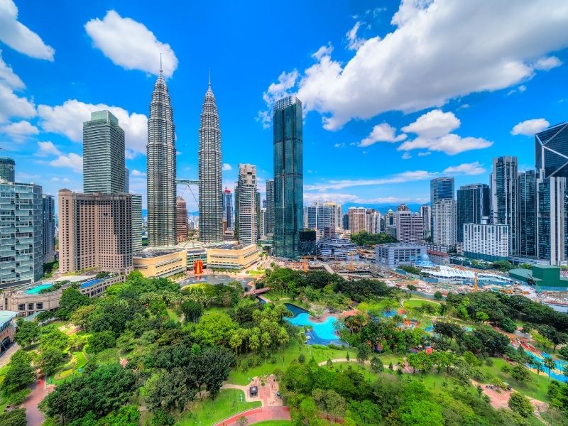 Kuala Lumpur Petronas Towers and City