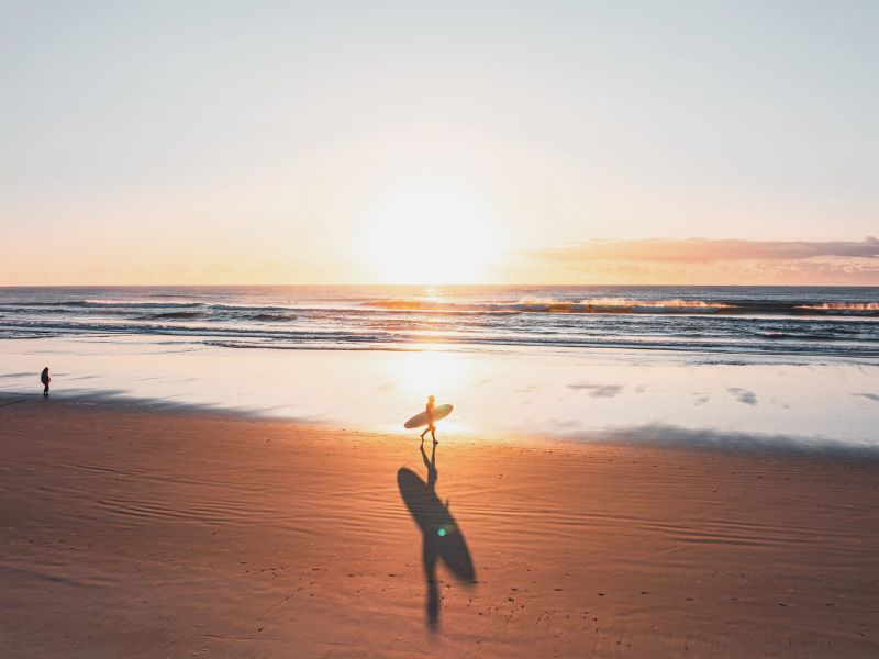Byron-bay-surfer