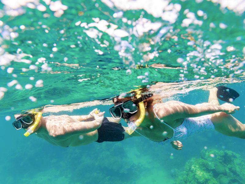 snorkelling-at-carins