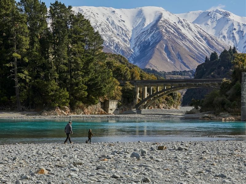 christchurch-lake-mountains
