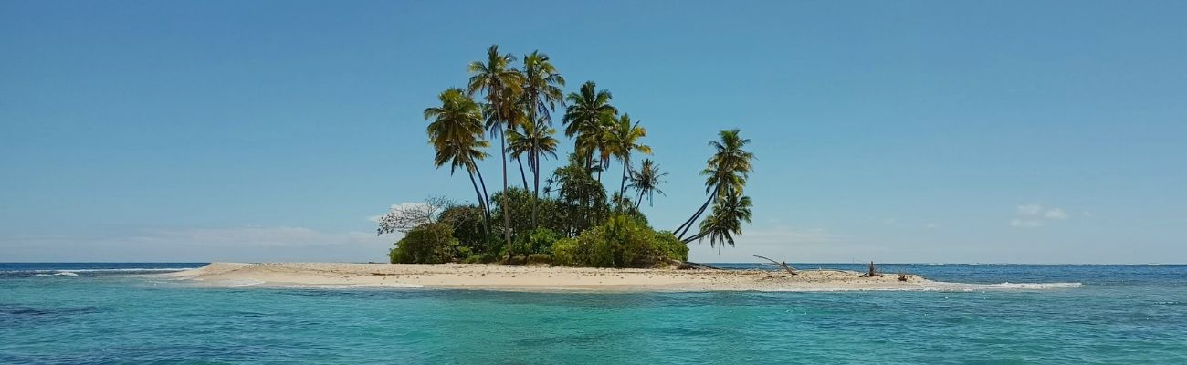 Tahiti-beach-blue-water