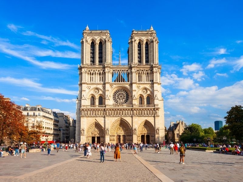 youn-traveller-paris