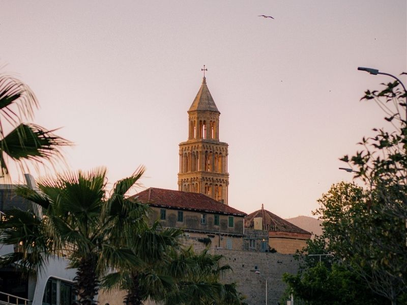 Split landmark