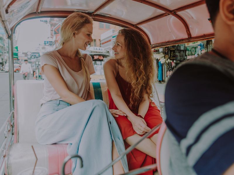 friends in tuktuk