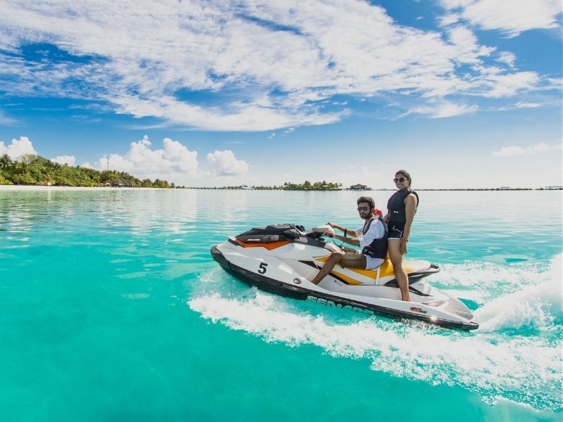 couple on jetski