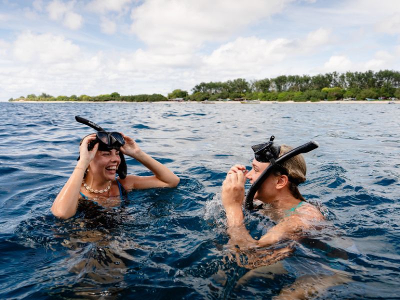 friend snorkelling