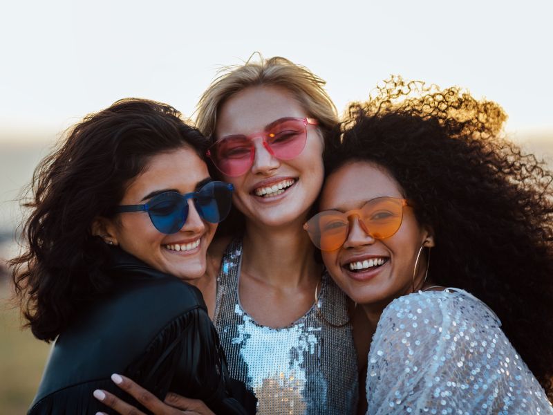 happy friends