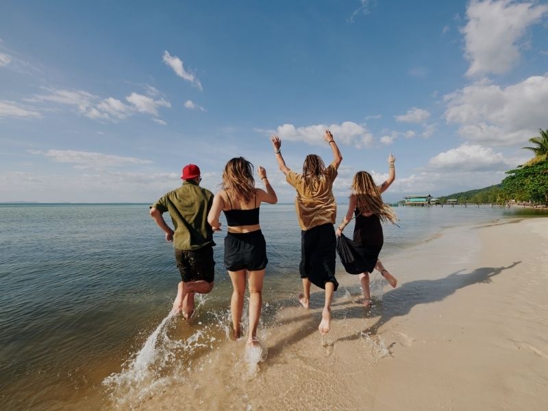 friends-travelling