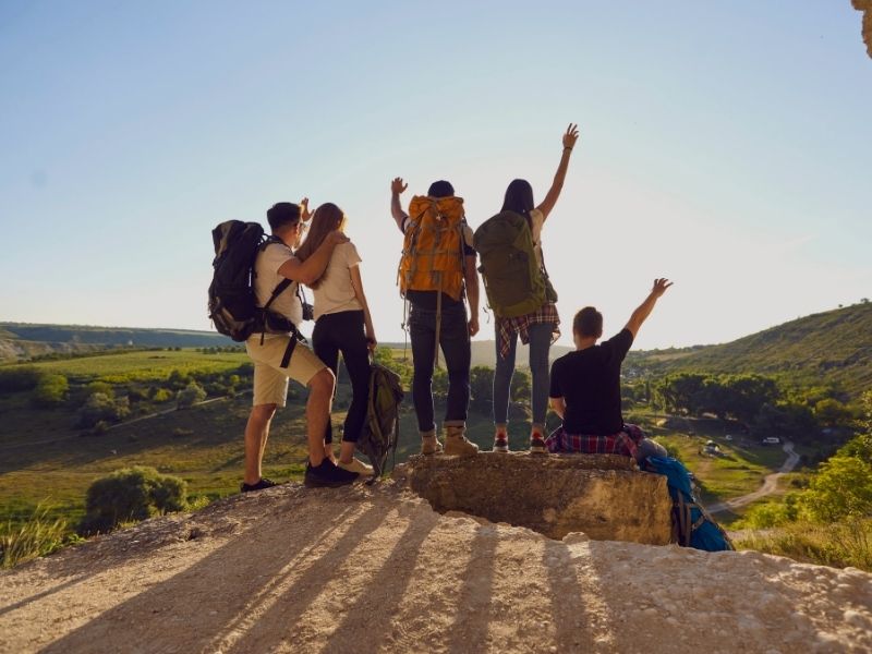 friends-travelling